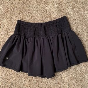 LuluLemon Pleated Skirt size 6